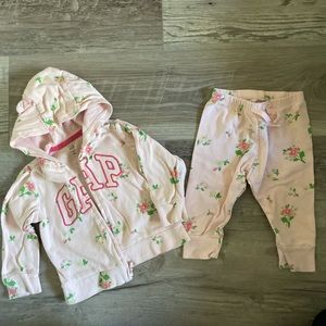 ❌SOLD❌ GAP Floral 2 Piece Set - Baby Girls 6-12 Months